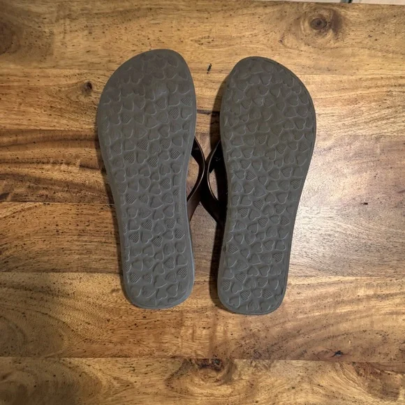 Brighton Wedge Flip Flop Sandals - Size 9 - Picture 5 of 12